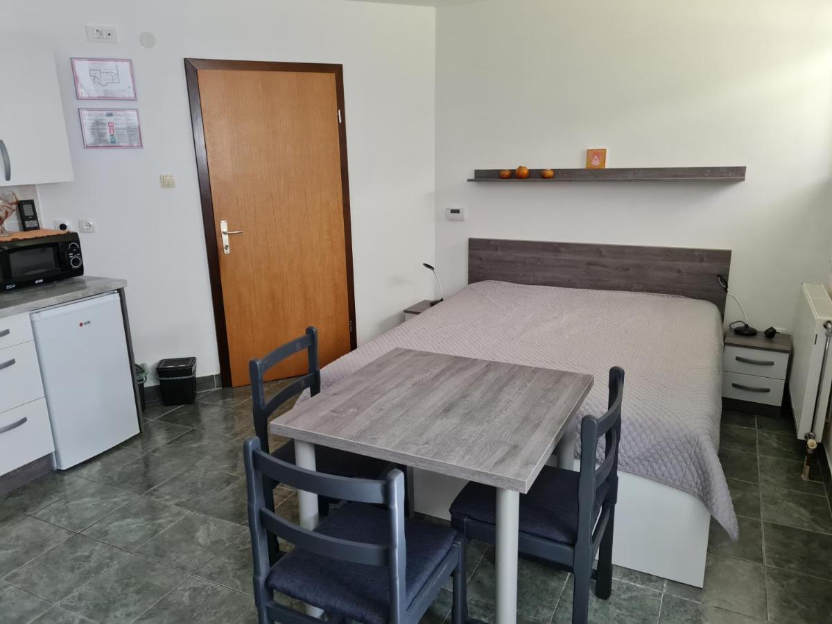 Apartma Jutersek 2+2 Libelice Extérieur photo
